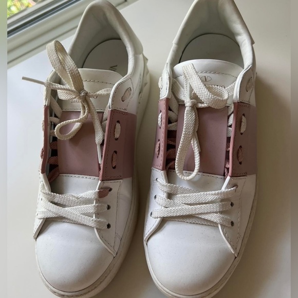 Valentino Sneakers - Picture 2 of 4